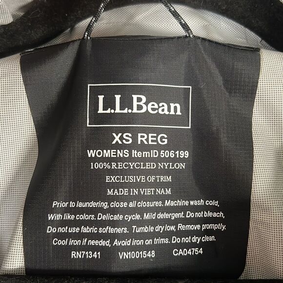 L.L. Bean Women's Trail Model Rain Coat - Picture 5 of 9